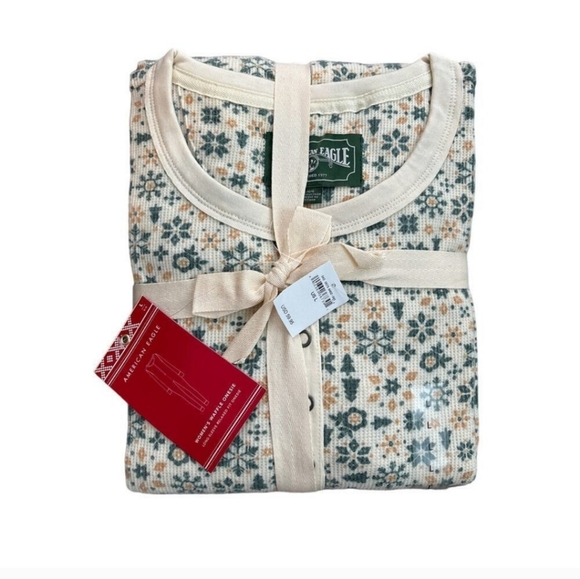 New American Eagle Thermal Waffle Relaxed Fit Onesie Snowflake Size Small - Picture 3 of 3